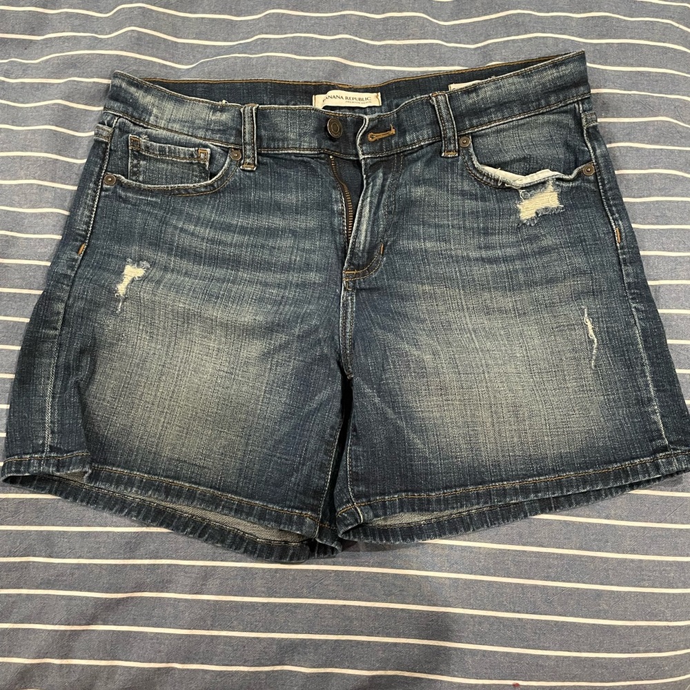 Banana Republic Roll Up Short